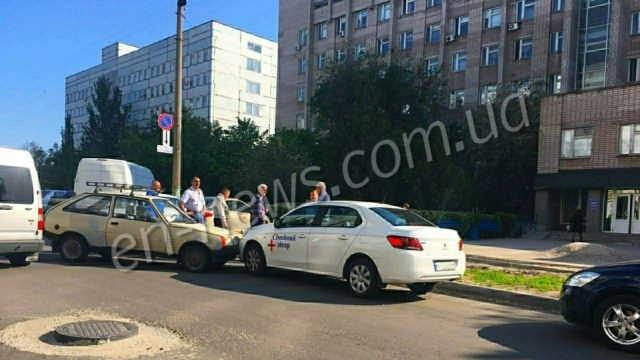 ДТП в Запорожской области: Автомобиль медиков и ДТП в Запорожской области: Автомобиль медиков и