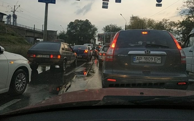 Запорожцы снова в пятницу провели вечер в пробке (ФОТО) Фото № 0 Запорожцы снова в пятницу провели вечер в пробке (ФОТО) Фото № 0