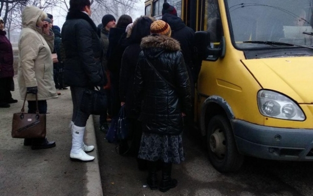 Запорожцы снова не могут уехать в центр с правого берега (ФОТО) Фото № 3 Запорожцы снова не могут уехать в центр с правого берега (ФОТО) Фото № 3