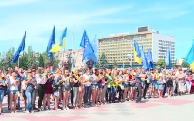 Что думают запорожцы о безвизе (ВИДЕО) Фото № 0 Что думают запорожцы о безвизе (ВИДЕО) Фото № 0