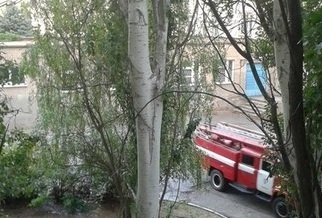 На Космосе горела мусорка: вызывали пожарных Фото № 1 На Космосе горела мусорка: вызывали пожарных Фото № 1