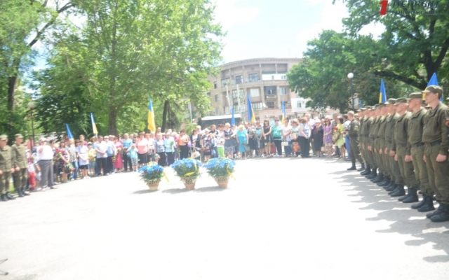 Фоторепортаж: В Запорожье прошел митинг в память погибших бойцов Фото № 0 Фоторепортаж: В Запорожье прошел митинг в память погибших бойцов Фото № 0