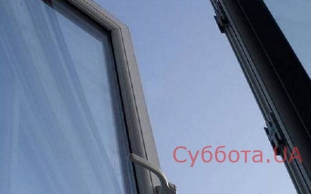 В Заводском районе мужчина выпал из окна многоэтажки Фото № 0 В Заводском районе мужчина выпал из окна многоэтажки Фото № 0