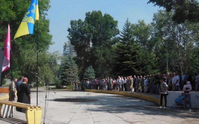 В главном парке Запорожья собралась большая компания бойцов Фото № 2 В главном парке Запорожья собралась большая компания бойцов Фото № 2