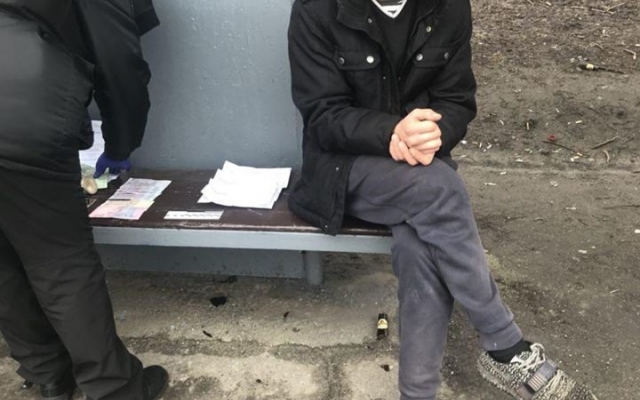 В Запорожье приятельская встреча закончилась ограблением (ФОТО) Фото № 1 В Запорожье приятельская встреча закончилась ограблением (ФОТО) Фото № 1