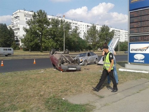 В Запорожье на Набережной магистрали произошло ДТП Фото № 1 В Запорожье на Набережной магистрали произошло ДТП Фото № 1