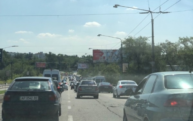 В центре Запорожья огромная пробка (ФОТО) Фото № 1 В центре Запорожья огромная пробка (ФОТО) Фото № 1