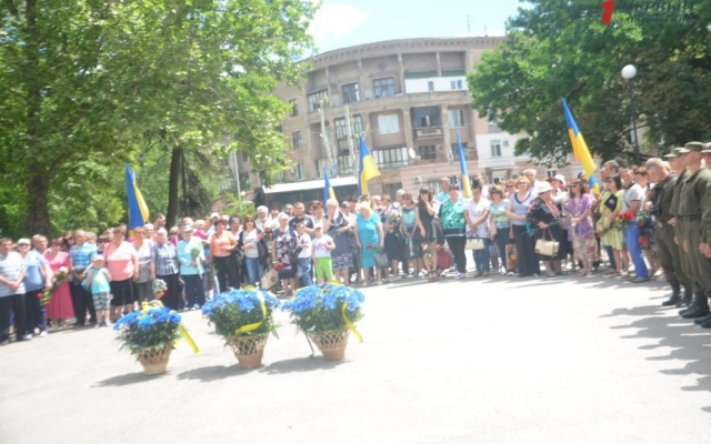 Фоторепортаж: В Запорожье прошел митинг в память погибших бойцов Фото № 1 Фоторепортаж: В Запорожье прошел митинг в память погибших бойцов Фото № 1