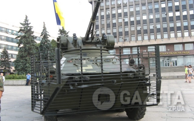 В Запорожье прошла выставка военной техники Фото № 6 В Запорожье прошла выставка военной техники Фото № 6