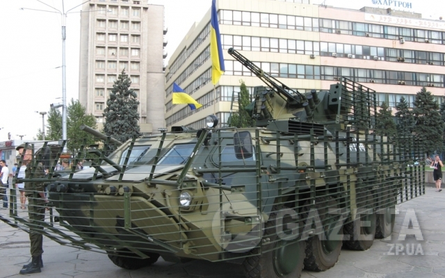 В Запорожье прошла выставка военной техники Фото № 9 В Запорожье прошла выставка военной техники Фото № 9