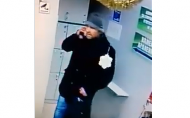 В запорожском магазине вора успели заснять на камеру (ВИДЕО) Фото № 0 В запорожском магазине вора успели заснять на камеру (ВИДЕО) Фото № 0