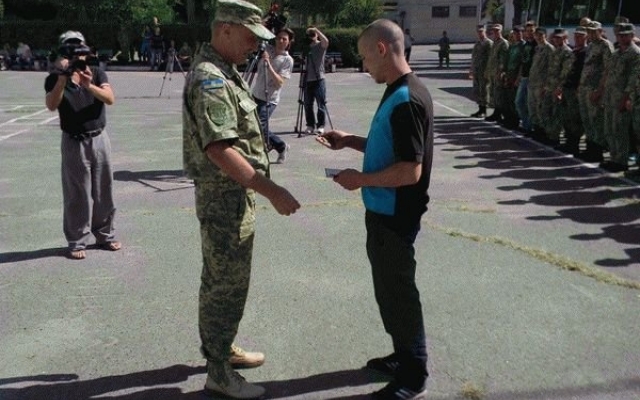 Из Запорожья на сборы отправились 80 военнообязанных Фото № 2 Из Запорожья на сборы отправились 80 военнообязанных Фото № 2
