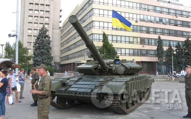 В Запорожье прошла выставка военной техники Фото № 8 В Запорожье прошла выставка военной техники Фото № 8