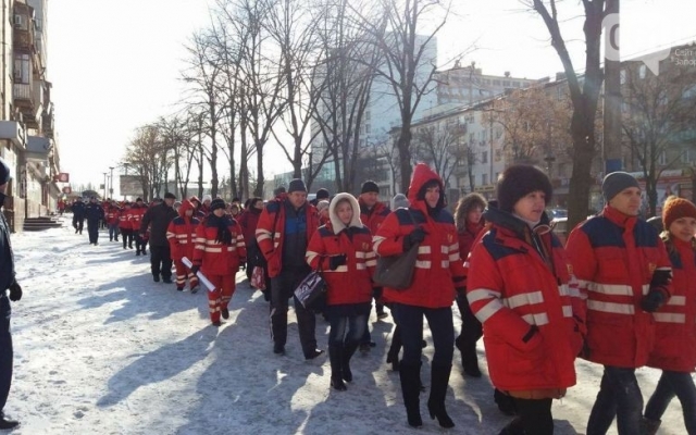 Смотрите: митинг запорожских медиков возле ОГА Фото № 3 Смотрите: митинг запорожских медиков возле ОГА Фото № 3