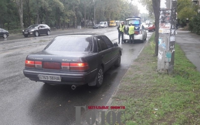 В Запорожье Toyota и BMW устроили ДТП на оживлённом перекрёстке (ФОТО) Фото № 4 В Запорожье Toyota и BMW устроили ДТП на оживлённом перекрёстке (ФОТО) Фото № 4