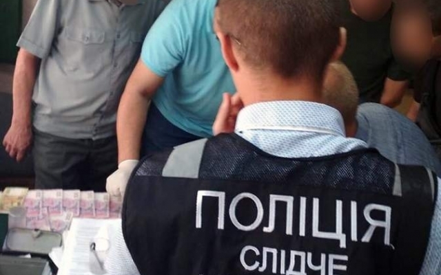 В Запорожье на взятке попался преподаватель (ФОТО) Фото № 1 В Запорожье на взятке попался преподаватель (ФОТО) Фото № 1