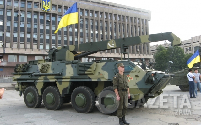 В Запорожье прошла выставка военной техники Фото № 5 В Запорожье прошла выставка военной техники Фото № 5