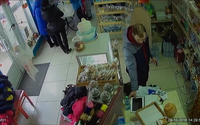 Циничное преступление: в Запорожье на детском празднике у ребенка украли планшет Фото № 2 Циничное преступление: в Запорожье на детском празднике у ребенка украли планшет Фото № 2