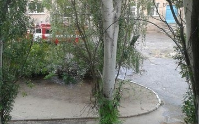 На Космосе горела мусорка: вызывали пожарных Фото № 2 На Космосе горела мусорка: вызывали пожарных Фото № 2