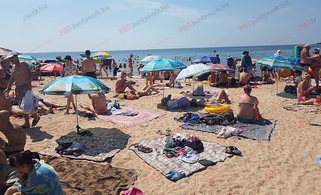 Пляжи Бердянска: море, песок, камни и дамба набережной Фото № 12 Пляжи Бердянска: море, песок, камни и дамба набережной Фото № 12