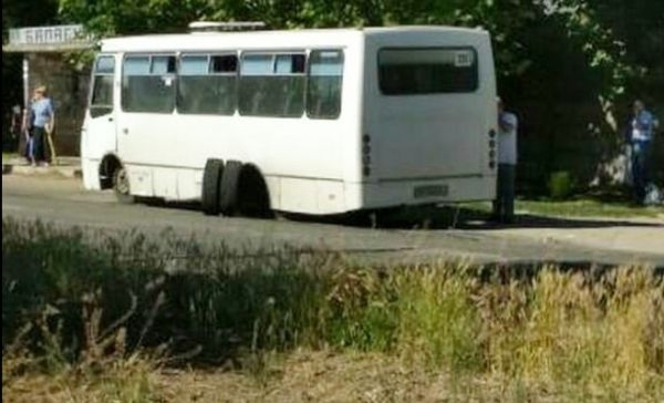 Фотофакт: Под Запорожьем автобус Фотофакт: Под Запорожьем автобус