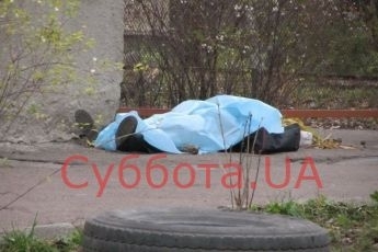 В Запорожской области посреди улицы лежал труп Фото № 0 В Запорожской области посреди улицы лежал труп Фото № 0