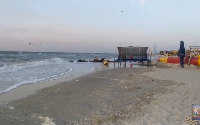 Азовское море штормит (ВИДЕО) Фото № 0 Азовское море штормит (ВИДЕО) Фото № 0
