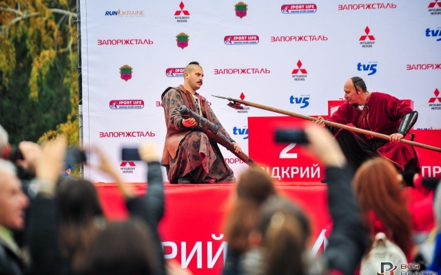 В сети появились лучшие кадры марафона в Запорожье (ФОТО) Фото № 40 В сети появились лучшие кадры марафона в Запорожье (ФОТО) Фото № 40