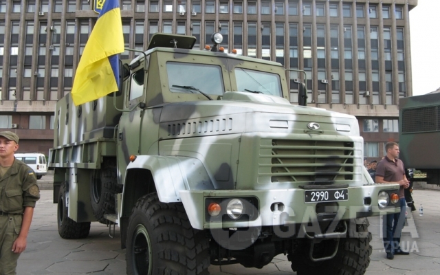 В Запорожье прошла выставка военной техники Фото № 7 В Запорожье прошла выставка военной техники Фото № 7