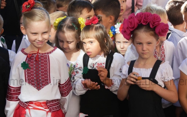 Запорожских школьников с Днем знаний поздравила первая леди Украины Фото № 7 Запорожских школьников с Днем знаний поздравила первая леди Украины Фото № 7