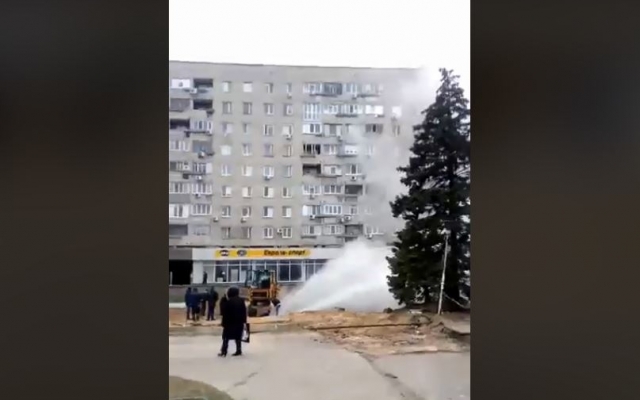 Под Запорожьем в небо бил фонтан воды (ФОТО) Фото № 0 Под Запорожьем в небо бил фонтан воды (ФОТО) Фото № 0