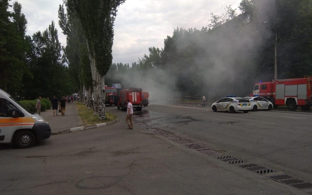 В Запорожье пылал грузовик: Стали известны подробности (ВИДЕО) Фото № 0 В Запорожье пылал грузовик: Стали известны подробности (ВИДЕО) Фото № 0