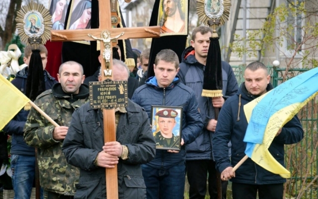 В последний путь провели военного, который погиб в Запорожье (ФОТО) Фото № 1 В последний путь провели военного, который погиб в Запорожье (ФОТО) Фото № 1