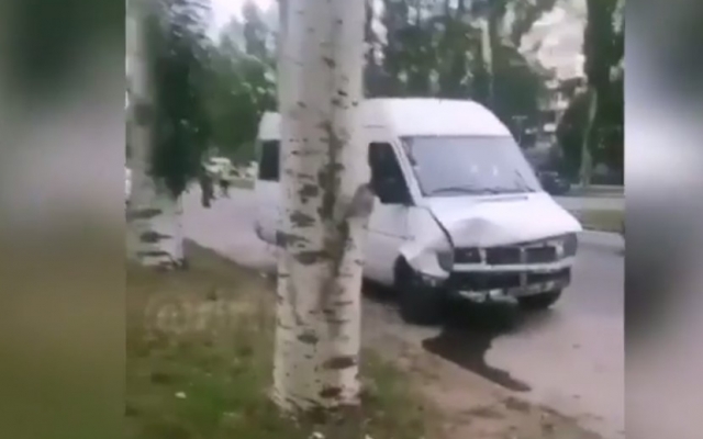 В Запорожье маршрутка попала в ДТП (ВИДЕО) Фото № 0 В Запорожье маршрутка попала в ДТП (ВИДЕО) Фото № 0