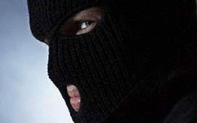 В Запорожской области грабитель ударил женщину ногой по лицу, и забрал сумку Фото № 0 В Запорожской области грабитель ударил женщину ногой по лицу, и забрал сумку Фото № 0
