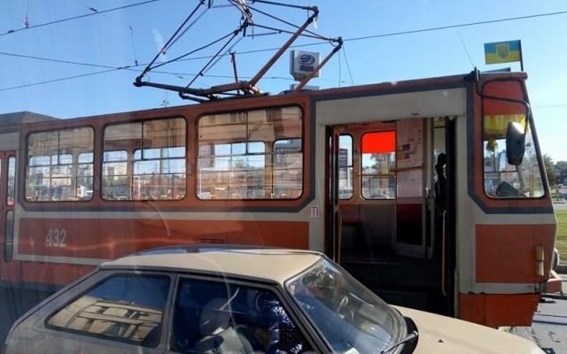 В Запорожье транспортный коллапс. Застряли два троллейбуса и пять трамваев Фото № 0 В Запорожье транспортный коллапс. Застряли два троллейбуса и пять трамваев Фото № 0