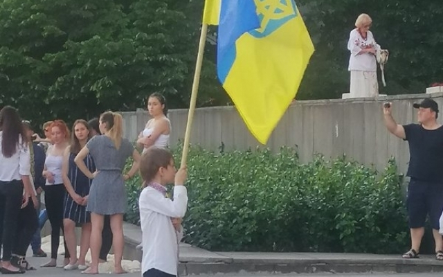 В Запорожье прошел традиционный марш вышиванок (ФОТОРЕПОРТАЖ) Фото № 13 В Запорожье прошел традиционный марш вышиванок (ФОТОРЕПОРТАЖ) Фото № 13