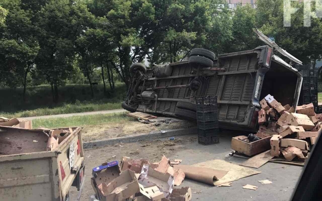 Возле Возле