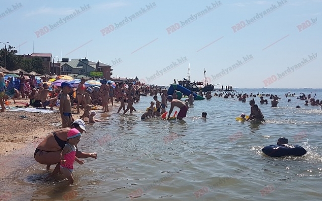 Пляжи Бердянска: море, песок, камни и дамба набережной Фото № 5 Пляжи Бердянска: море, песок, камни и дамба набережной Фото № 5