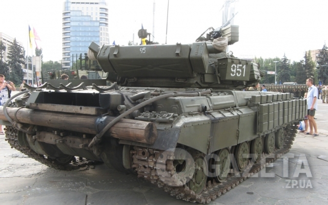 В Запорожье прошла выставка военной техники Фото № 0 В Запорожье прошла выставка военной техники Фото № 0