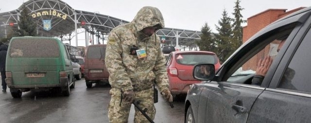Пограничники остановили машину с пристегнутым на сидении трупом, которая направлялась в Запорожскую область Фото № 0 Пограничники остановили машину с пристегнутым на сидении трупом, которая направлялась в Запорожскую область Фото № 0