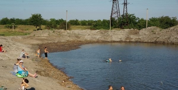 В Запорожской области правоохранители выгоняли отдыхающих из В Запорожской области правоохранители выгоняли отдыхающих из