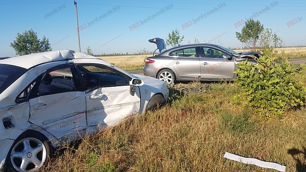 Утро началось со смертельного ДТП под Запорожьем (ФОТО) Фото № 2 Утро началось со смертельного ДТП под Запорожьем (ФОТО) Фото № 2