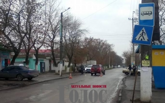 В центре города на переходе сбили двоих школьников Фото № 1 В центре города на переходе сбили двоих школьников Фото № 1