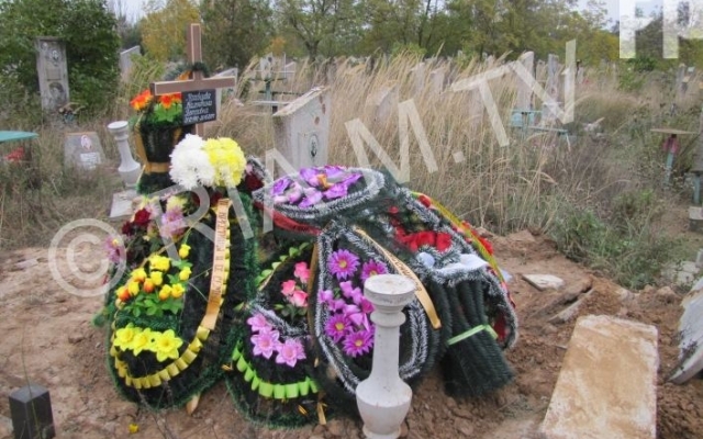 В области ночью в разрытую могилу «подселили» покойника (ФОТО) Фото № 1 В области ночью в разрытую могилу «подселили» покойника (ФОТО) Фото № 1