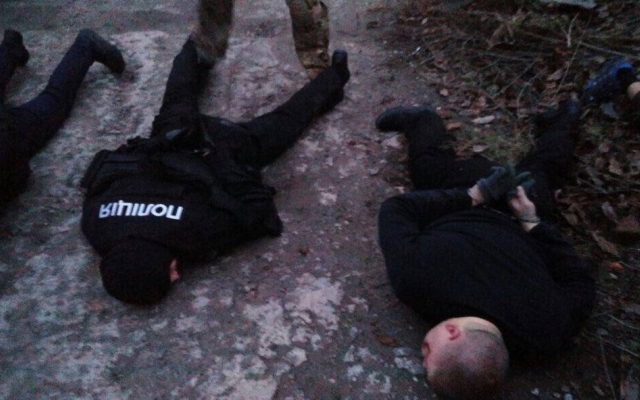 Банда из ДНР под видом полицейских занималась грабежами и разбоем: их задержали в Запорожье (ФОТО) Фото № 4 Банда из ДНР под видом полицейских занималась грабежами и разбоем: их задержали в Запорожье (ФОТО) Фото № 4