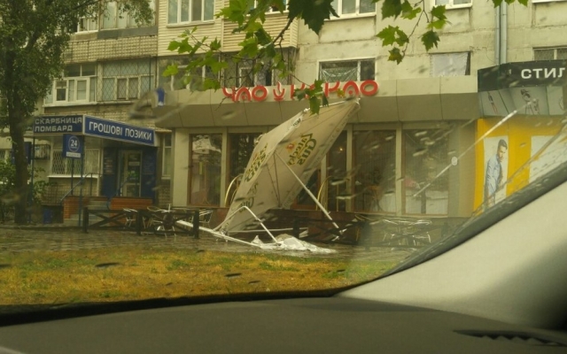 Последствия дождя с градом в Мелитополе Фото № 0 Последствия дождя с градом в Мелитополе Фото № 0