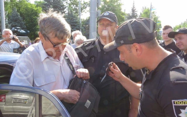 Появилось видео скандала на митинге ко дню начала войны Фото № 1 Появилось видео скандала на митинге ко дню начала войны Фото № 1