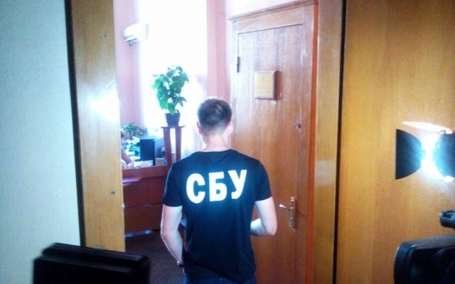 СБУ обыскивает мэрию (ФОТО) Фото № 2 СБУ обыскивает мэрию (ФОТО) Фото № 2