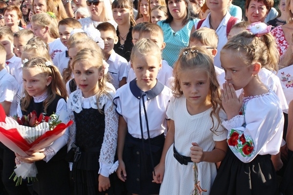 Сегодня в школах Запорожской области прозвенел первый звонок (ФОТО) Фото № 2 Сегодня в школах Запорожской области прозвенел первый звонок (ФОТО) Фото № 2